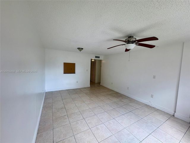4304 NW 9th Ave 3-2H, Deerfield Beach, FL 33064