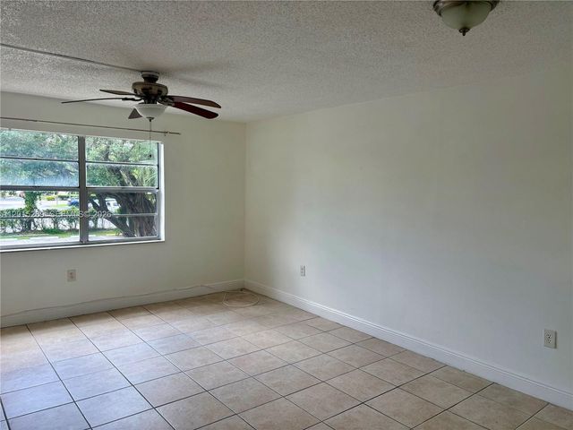 4304 NW 9th Ave 3-2H, Deerfield Beach, FL 33064