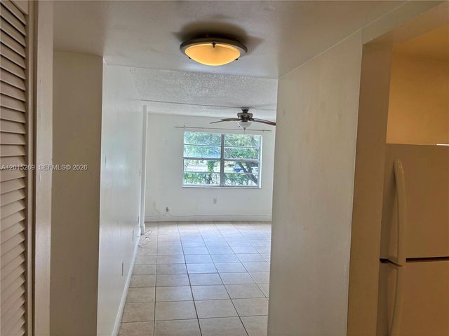 4304 NW 9th Ave 3-2H, Deerfield Beach, FL 33064