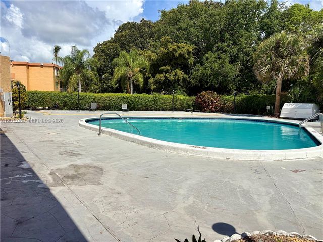 4304 NW 9th Ave 3-2H, Deerfield Beach, FL 33064