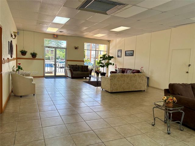 4304 NW 9th Ave 3-2H, Deerfield Beach, FL 33064