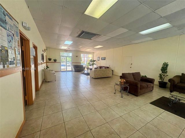 4304 NW 9th Ave 3-2H, Deerfield Beach, FL 33064