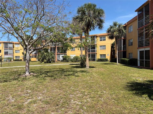 4304 NW 9th Ave 3-2H, Deerfield Beach, FL 33064