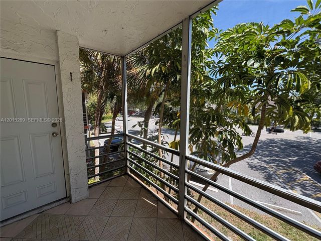 4304 NW 9th Ave 3-2H, Deerfield Beach, FL 33064