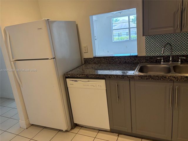 4304 NW 9th Ave 3-2H, Deerfield Beach, FL 33064