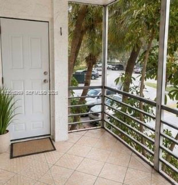 4304 NW 9th Ave 3-2H, Deerfield Beach, FL 33064