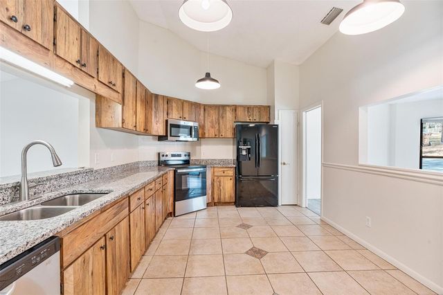 36035 E SPRING LAKE BOULEVARD, Fruitland Park, FL 34731