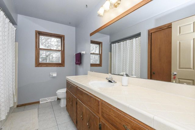 2411 Royal COURT, Waukesha, WI 53188