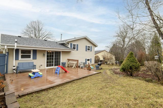 2411 Royal COURT, Waukesha, WI 53188