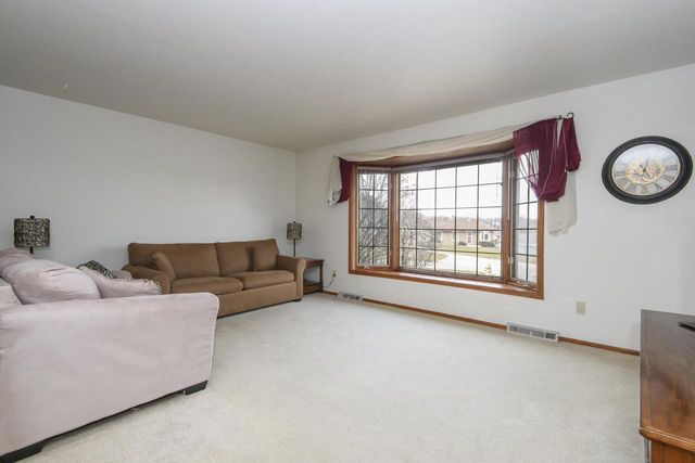 2411 Royal COURT, Waukesha, WI 53188