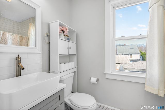 380 Gurdon Street 1, Bridgeport, CT 06606