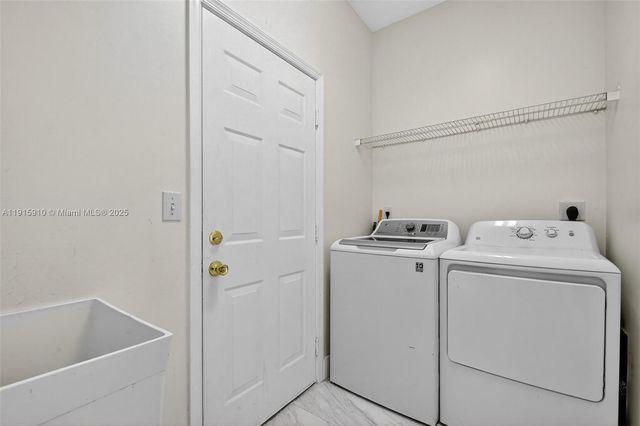 1579 Briar Oak Dr, Royal Palm Beach, FL 33411