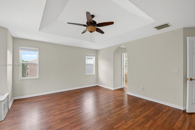 1579 Briar Oak Dr, Royal Palm Beach, FL 33411