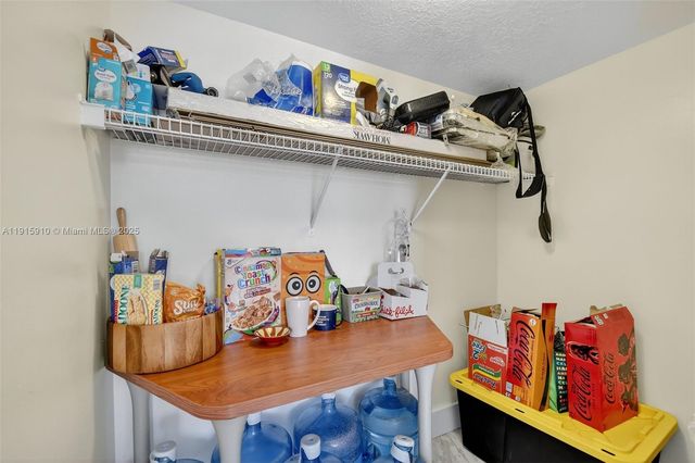 1579 Briar Oak Dr, Royal Palm Beach, FL 33411