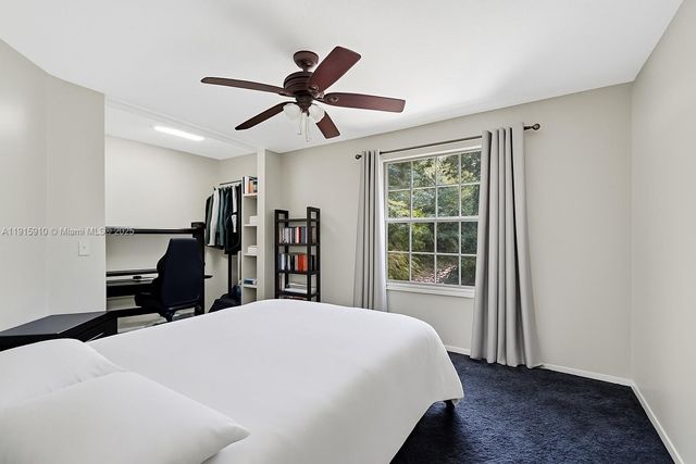 1579 Briar Oak Dr, Royal Palm Beach, FL 33411