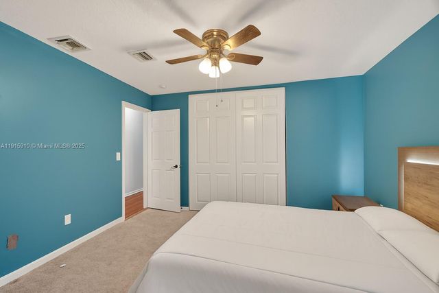 1579 Briar Oak Dr, Royal Palm Beach, FL 33411