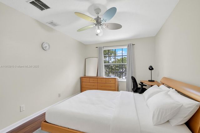 1579 Briar Oak Dr, Royal Palm Beach, FL 33411