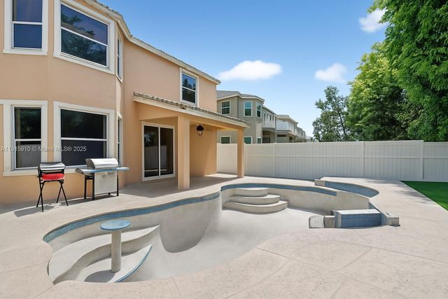 1579 Briar Oak Dr, Royal Palm Beach, FL 33411