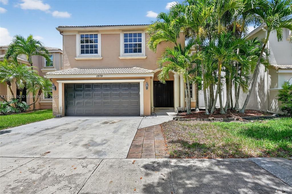 1579 Briar Oak Dr, Royal Palm Beach, FL 33411