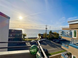 4222 Beach Drive SW #401, Seattle, WA 98116