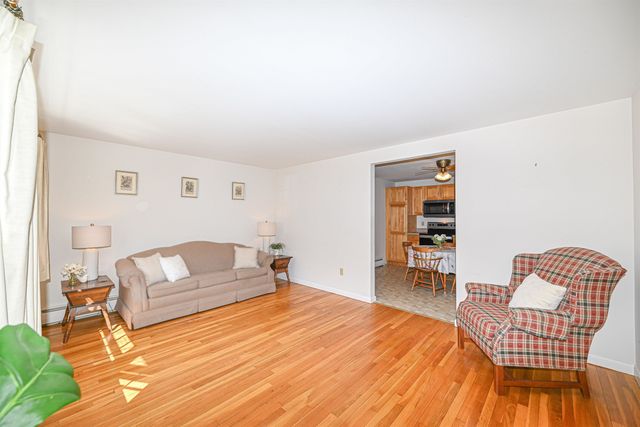 58 Sherwood Drive, Hooksett, NH 03106