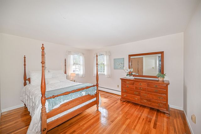 58 Sherwood Drive, Hooksett, NH 03106