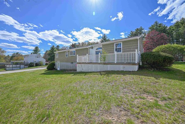 58 Sherwood Drive, Hooksett, NH 03106