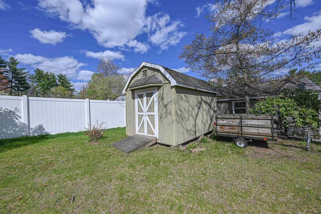 58 Sherwood Drive, Hooksett, NH 03106