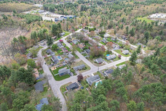 58 Sherwood Drive, Hooksett, NH 03106
