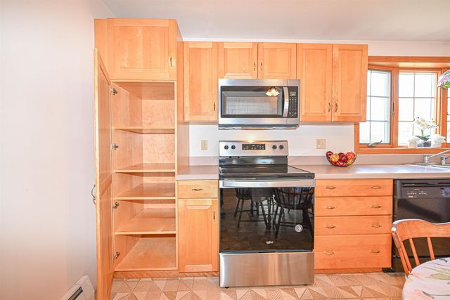 58 Sherwood Drive, Hooksett, NH 03106