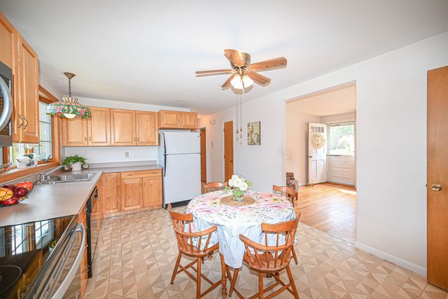 58 Sherwood Drive, Hooksett, NH 03106