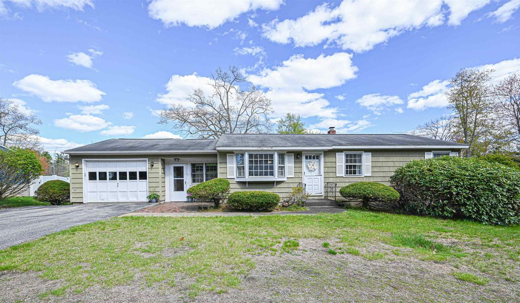 58 Sherwood Drive, Hooksett, NH 03106