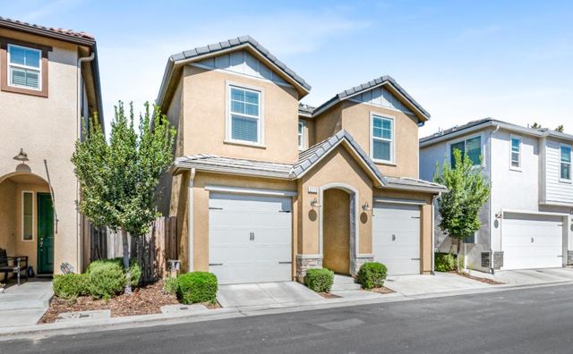 3773 Friendship Lane, Clovis, CA 93619