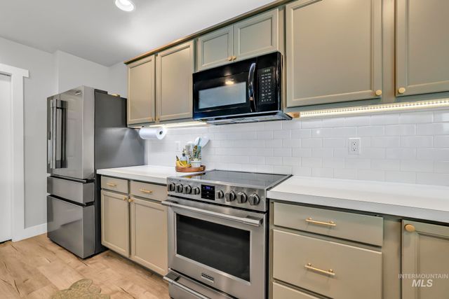 833 White Tail Dr, Twin Falls, ID 83301