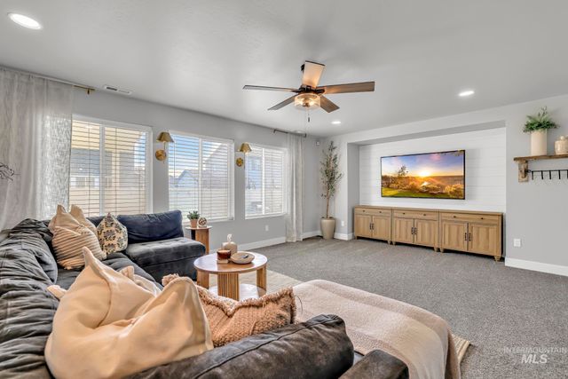 833 White Tail Dr, Twin Falls, ID 83301