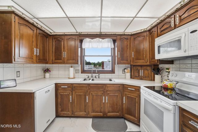 3195 County Road B, Swanton, OH 43558