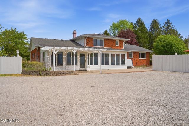 3195 County Road B, Swanton, OH 43558
