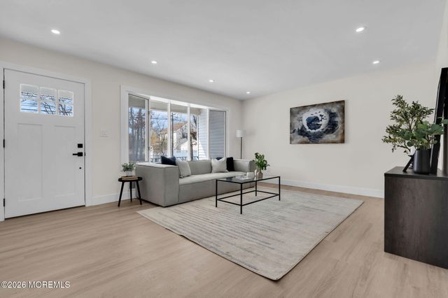 60 Birch Street, Beachwood, NJ 08722