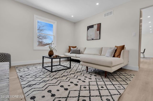 60 Birch Street, Beachwood, NJ 08722