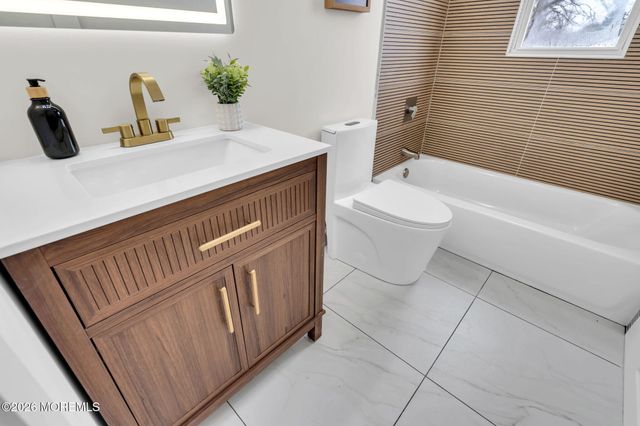 60 Birch Street, Beachwood, NJ 08722