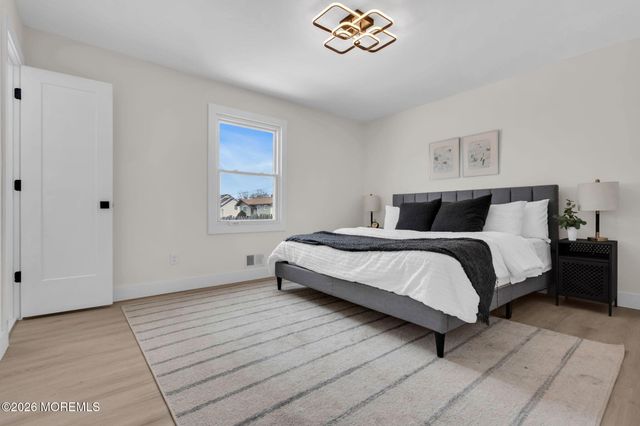 60 Birch Street, Beachwood, NJ 08722