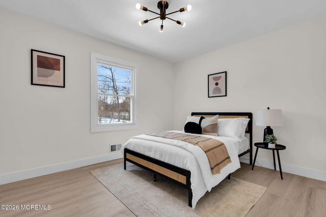 60 Birch Street, Beachwood, NJ 08722