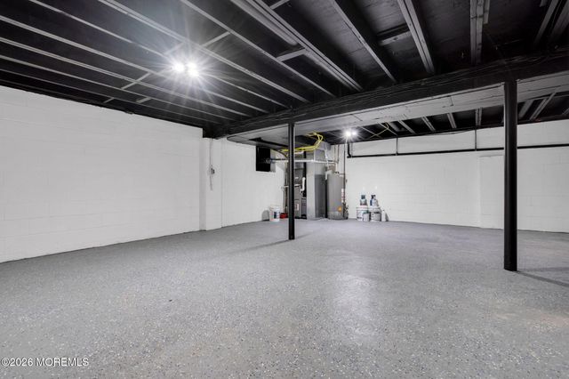 60 Birch Street, Beachwood, NJ 08722