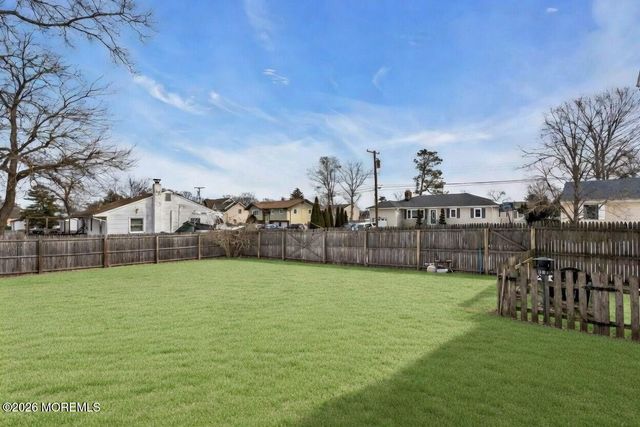 60 Birch Street, Beachwood, NJ 08722