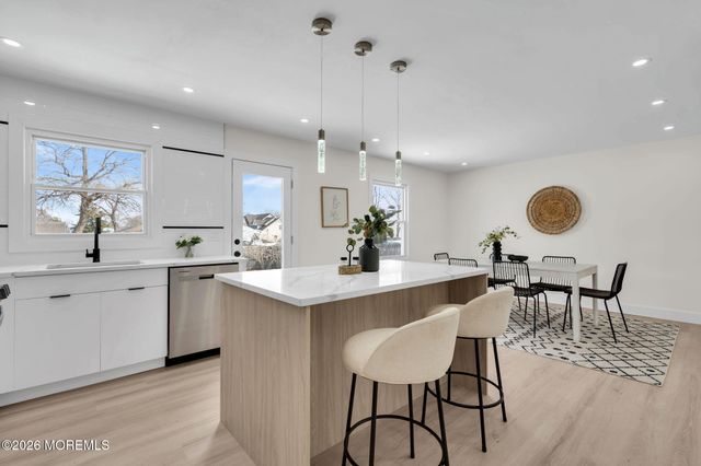 60 Birch Street, Beachwood, NJ 08722