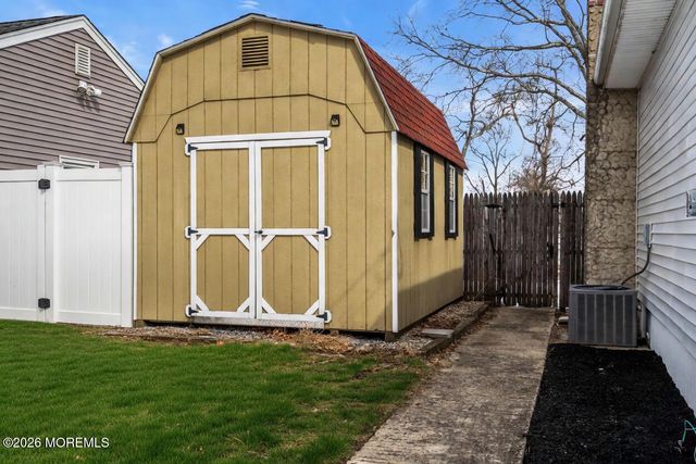 60 Birch Street, Beachwood, NJ 08722