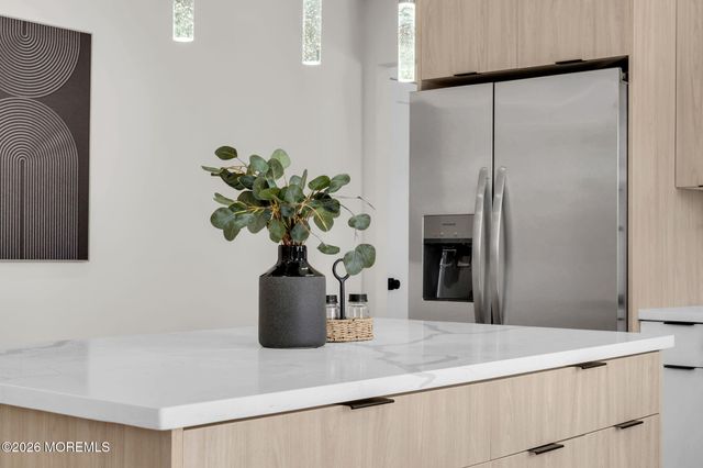 60 Birch Street, Beachwood, NJ 08722