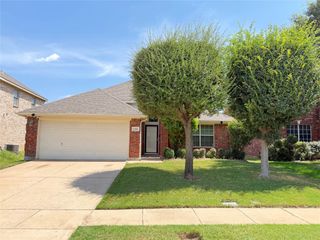 7806 Quiet Waters Drive, Arlington, TX 76016