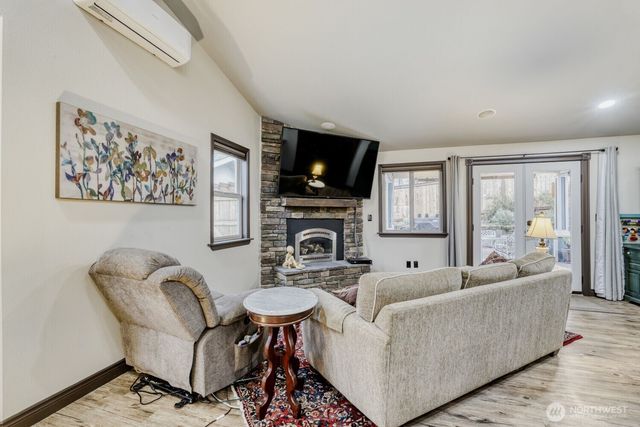 25904 202nd Avenue SE, Covington, WA 98042