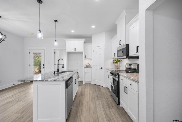 928 Duckenfield, Tyler, TX 75701